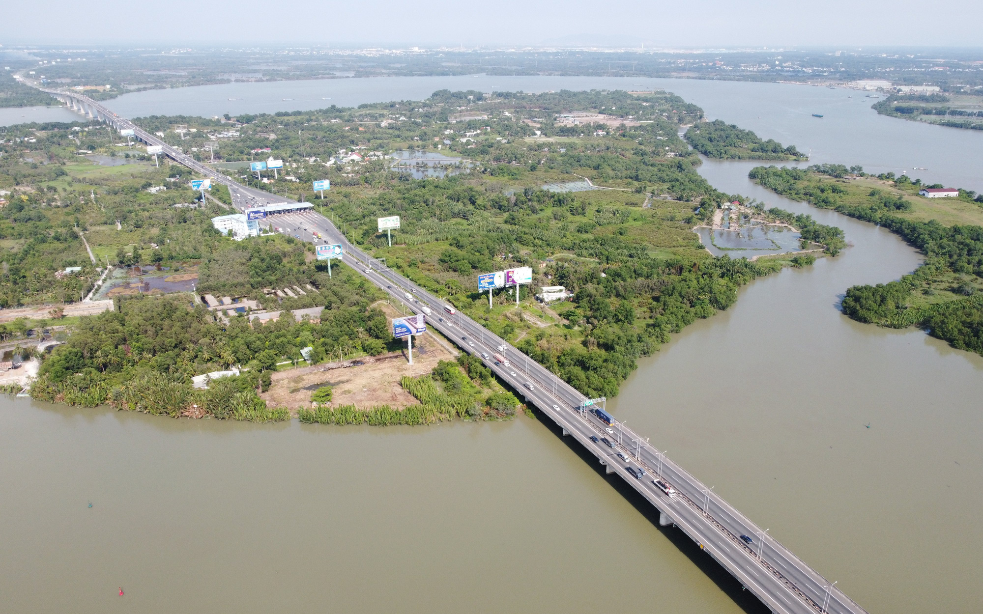 TP.HCM làm rõ phương án kết nối cảng Cát Lái - Phú Hữu với 2 cao tốc