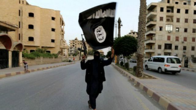 Thủ lĩnh khủng bố IS khét tiếng tự nổ tung mình vì rơi vào vòng vây của quân đội Syria - Ảnh 1.