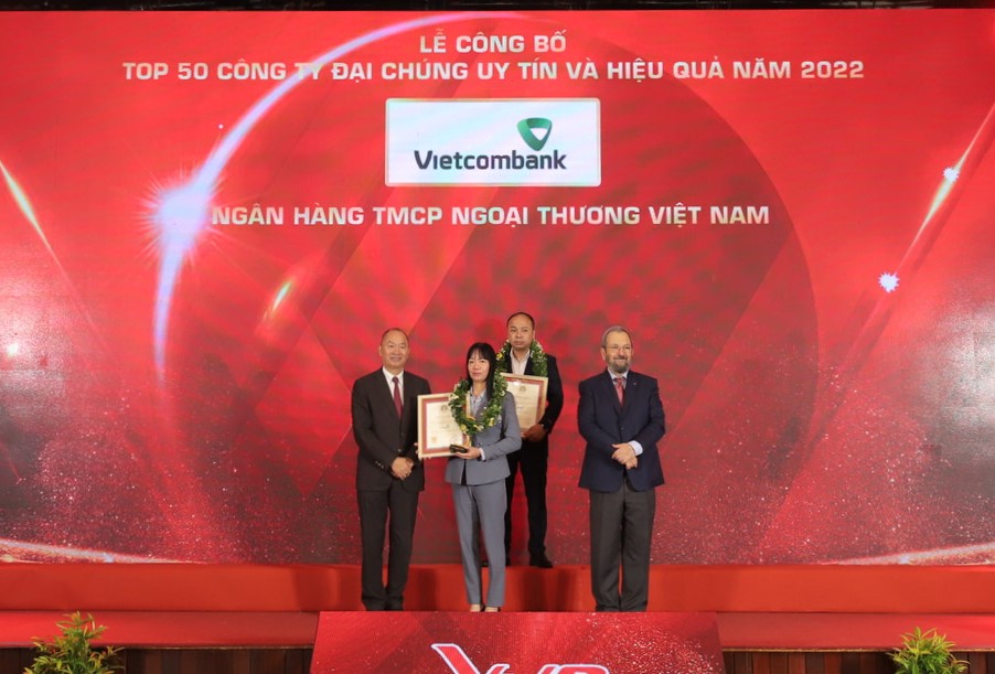 Vietcombank lần thứ 7 liên tiếp đứng đầu bảng xếp hạng Top 10 ngân hàng thương mại uy tín  - Ảnh 3.