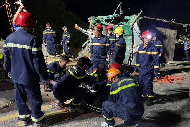 Phó Thủ tướng chỉ đạo khẩn sau vụ tai nạn giao thông khiến 4 người chết ở TT-Huế  - Ảnh 2.