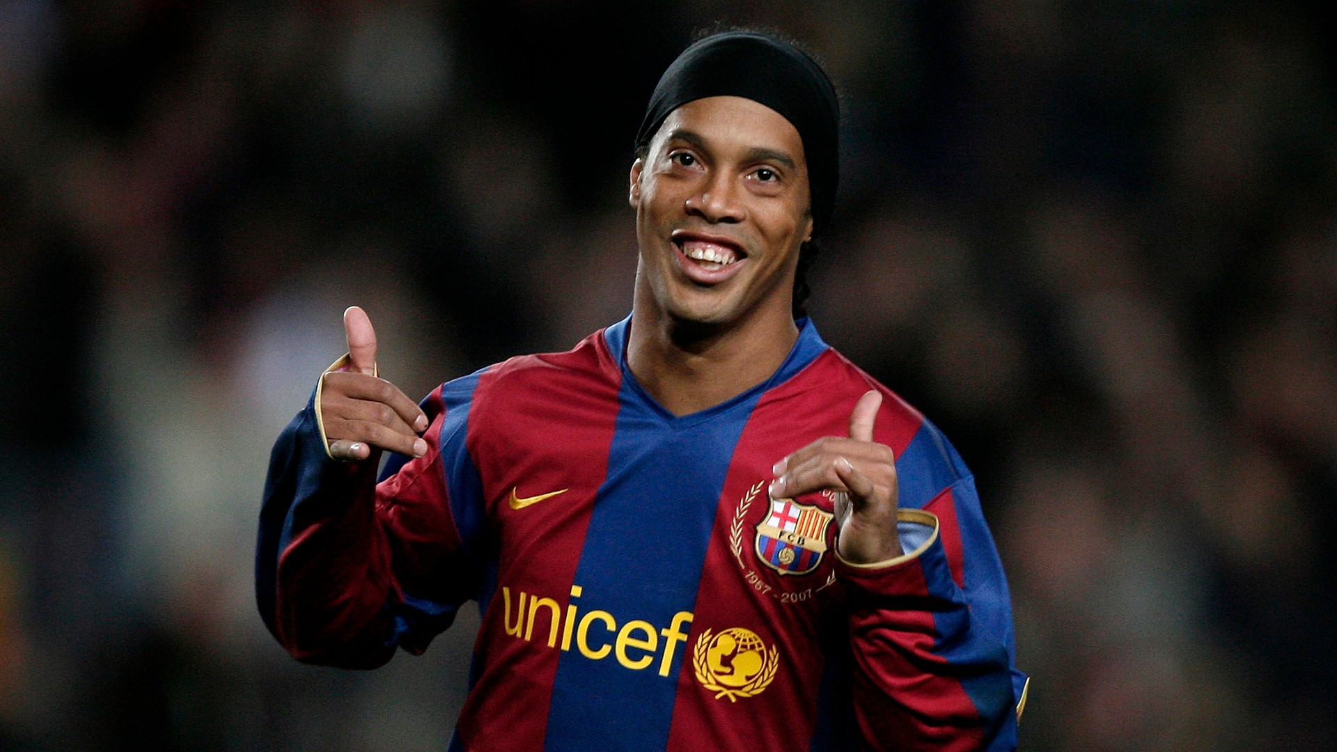 Top 5 cầu thủ bị &quot;đuổi&quot; khỏi Barca: Có cả Messi, Ronaldinho - Ảnh 1.