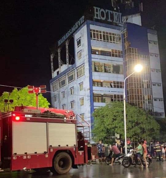Hải Phòng: Sập một góc nhà 5 tầng ở khách sạn Hải Yến khiến một người bị thương  - Ảnh 1.
