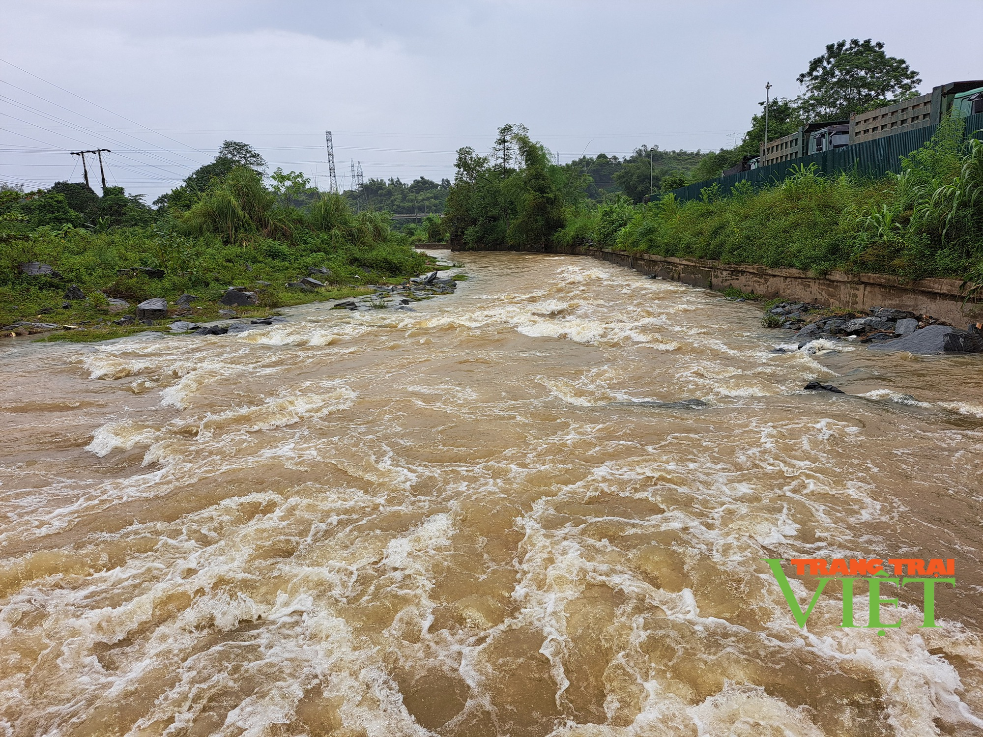  Mưa lũ gây nhiều thiệt hại về người và tài sản tại Lào Cai - Ảnh 3.