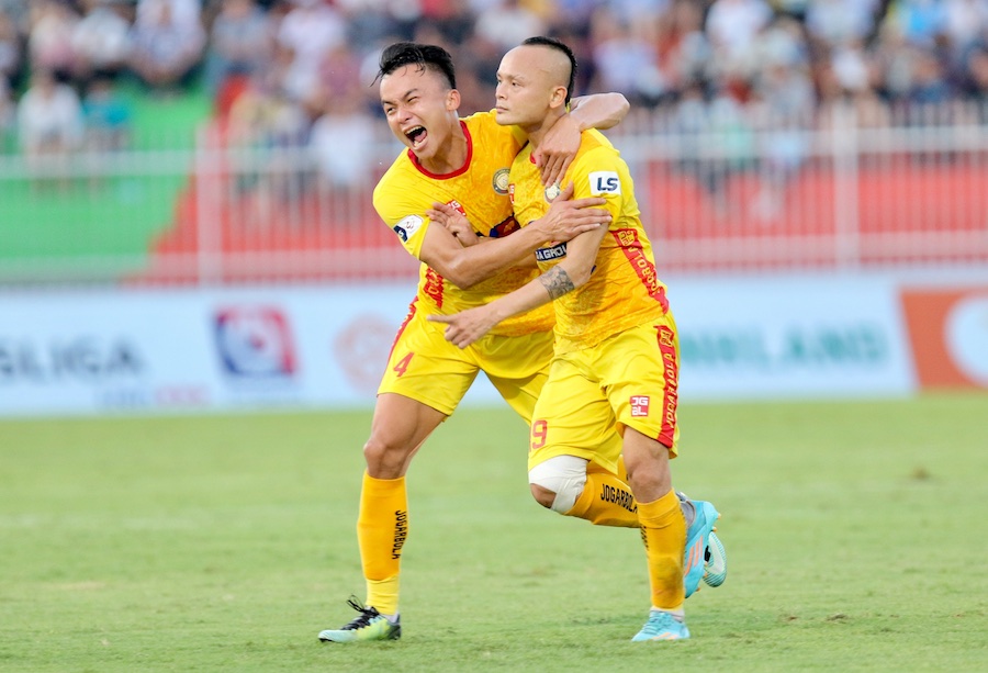 Kết quả vòng 12 V.League: Đông Á Thanh Hóa khiến Hồng Lĩnh Hà Tĩnh nhận trận thua thứ 3 liên tiếp! - Ảnh 3.