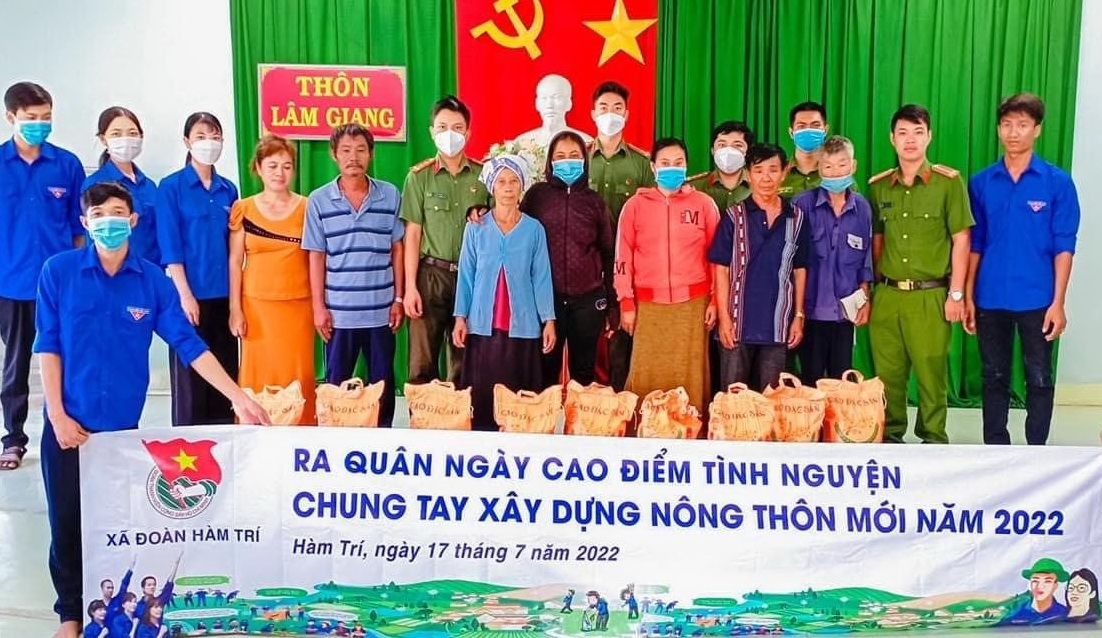 Bình Thuận: Chương trình xây dựng nông thôn mới giúp người dân vùng nông thôn tăng tăng thu nhập.  - Ảnh 1.