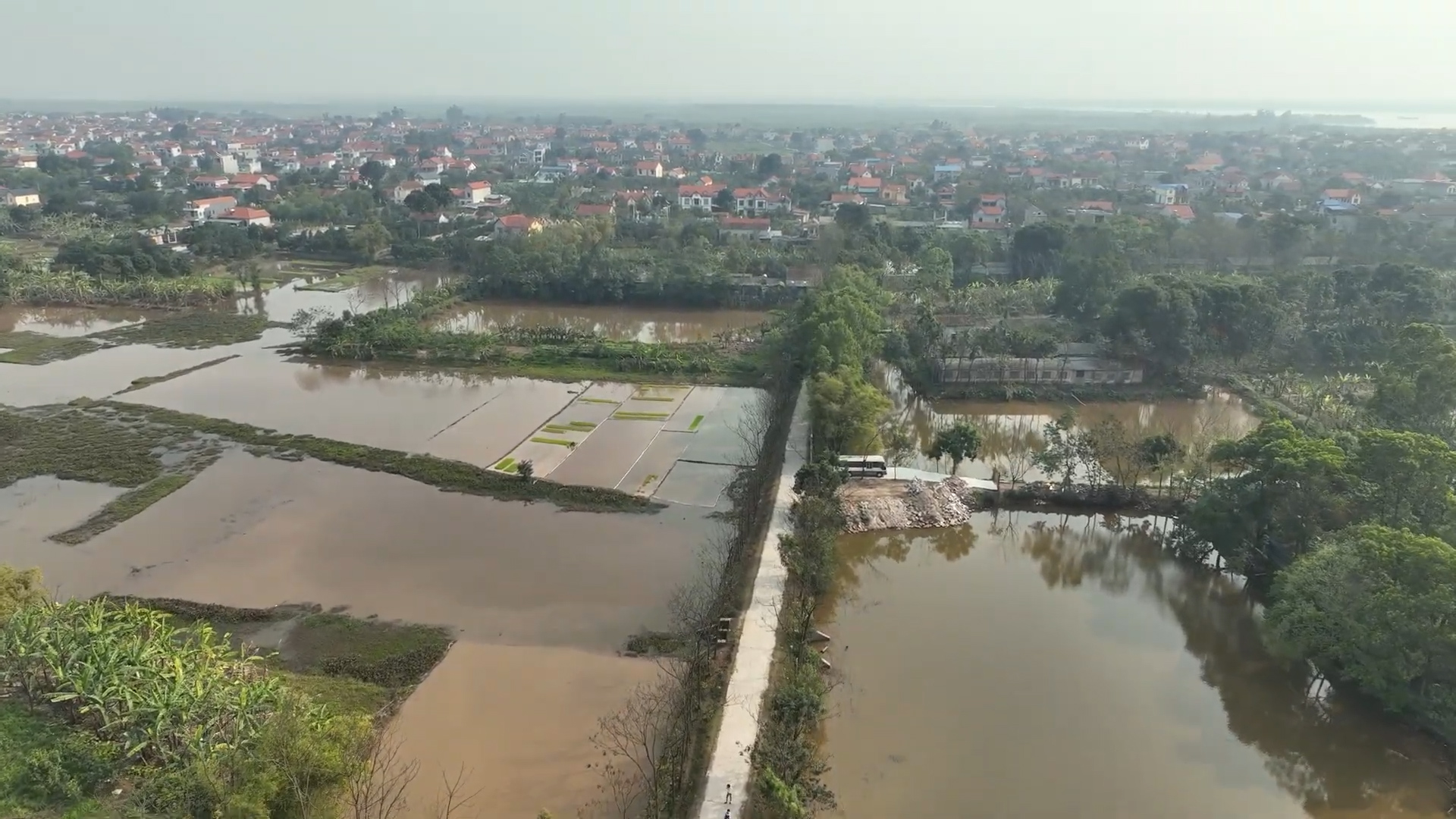 Thu hồi hơn 192 ha đất huyện Mê Linh nơi có đường vành đai 4 đi qua (Ảnh: Thái Nguyễn)