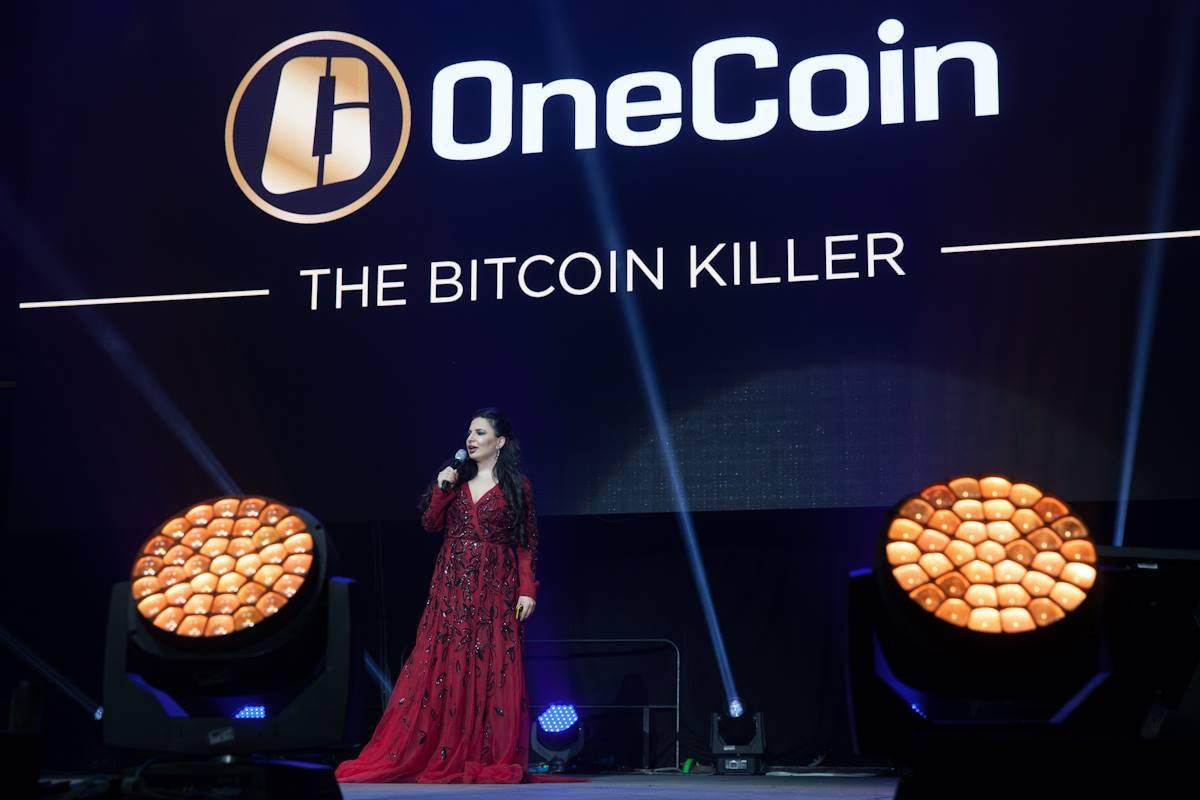 Cuộc sống xa hoa của nữ hoàng tiền số nắm giữ 230.000 Bitcoin - Ảnh 3.