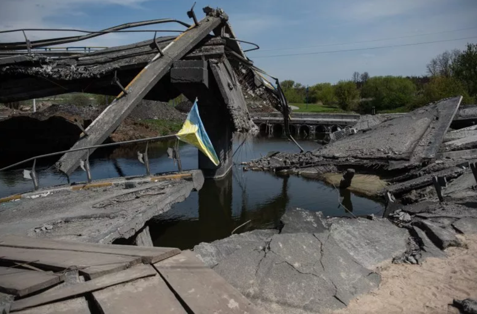 Ukraine tuyên bố phá hủy cây cầu mang ý nghĩa chiến lược đối với Nga - Ảnh 1.