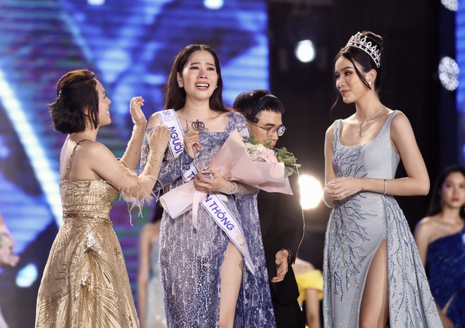 Loạt sự cố đáng tiếc trong đêm chung kết Miss World Vietnam 2022 - Ảnh 5.