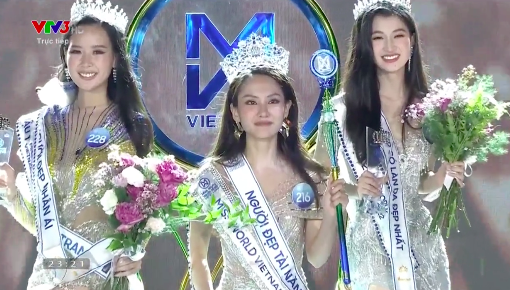 Loạt sự cố đáng tiếc trong đêm chung kết Miss World Vietnam 2022 - Ảnh 10.