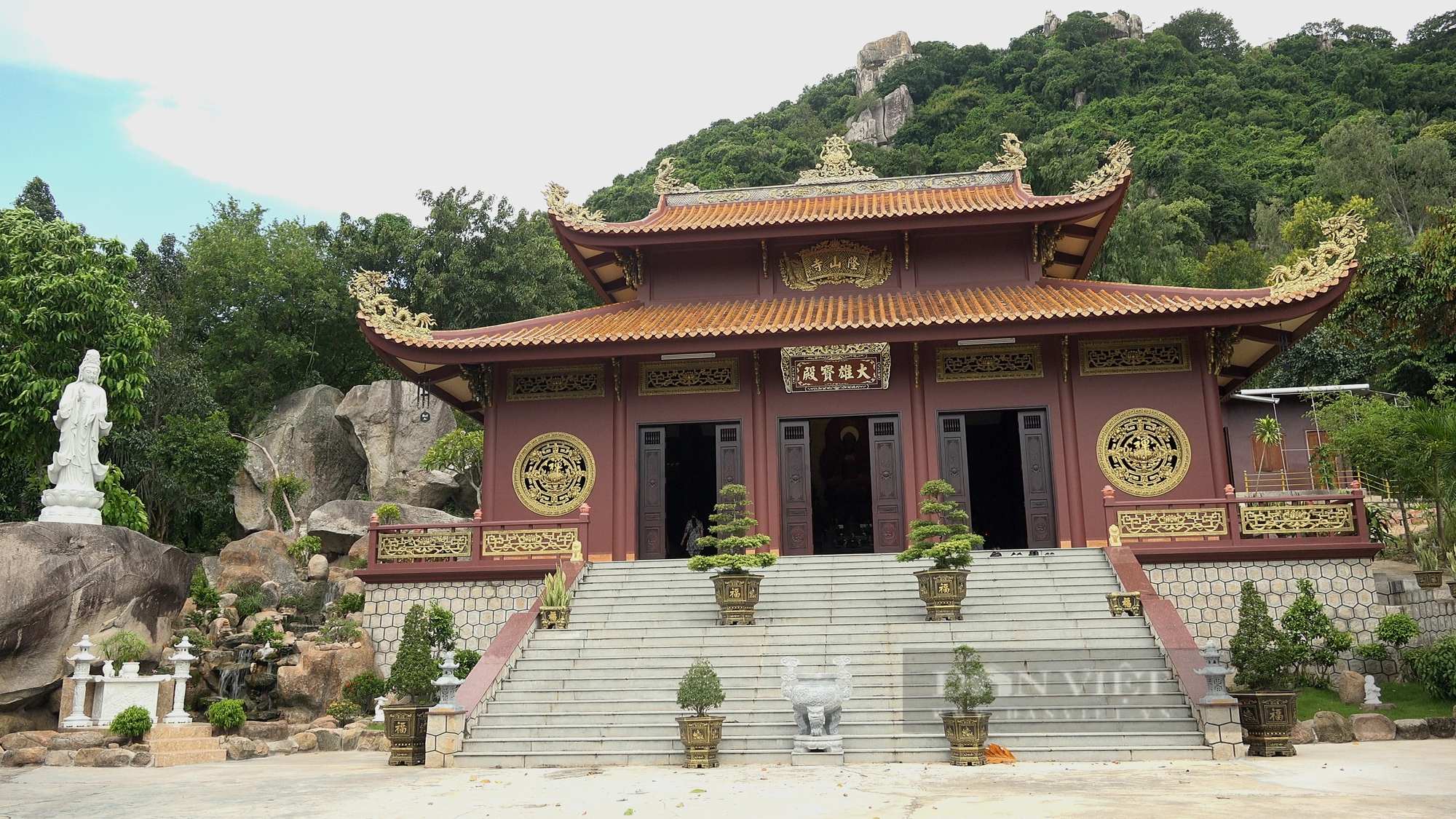 Ghé thăm ngôi chùa &quot;thơm&quot; nhất xứ Tịnh Biên với hàng cây đặc biệt sống qua 2 thế kỷ  - Ảnh 3.