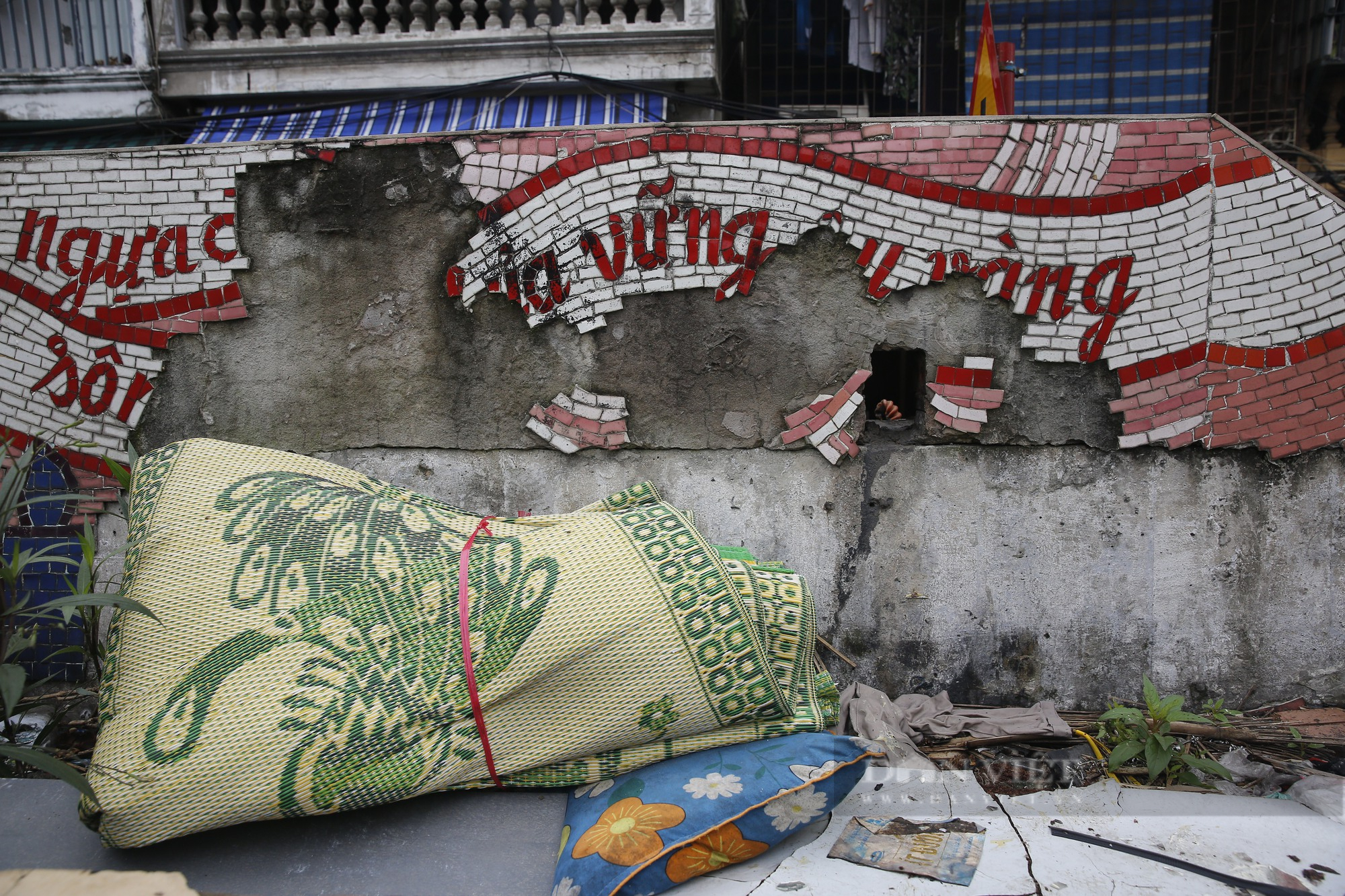 Nhiều không gian văn hóa nghệ thuật tại Hà Nội bị bôi bẩn, xuống cấp nghiêm trọng - Ảnh 11.