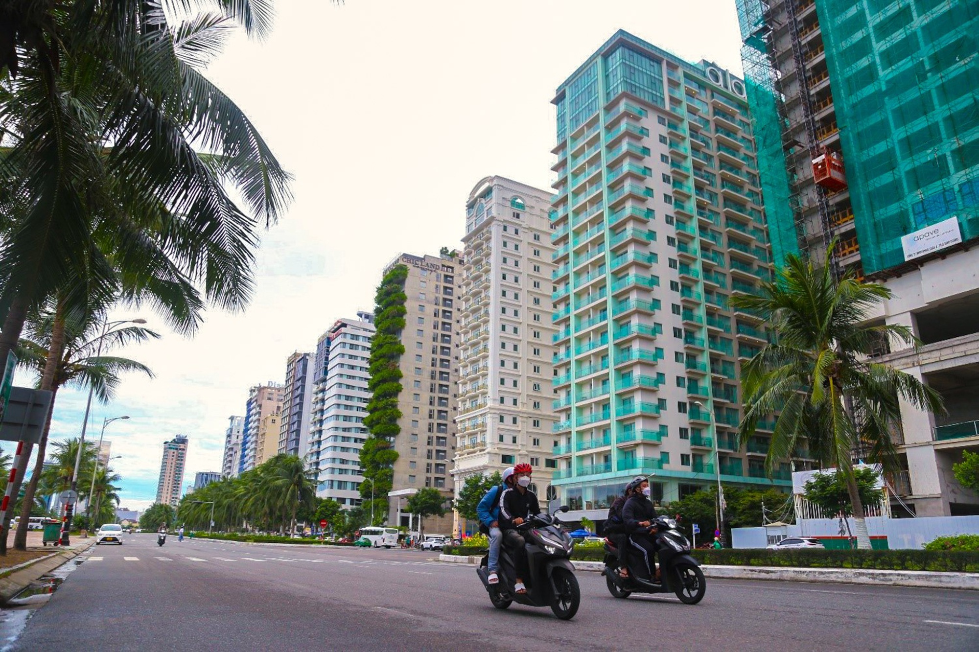 Nhà hàng nằm trên “tuyến đường tỷ đô” bị bỏ hoang vì không có khách du lịch - Ảnh 2.