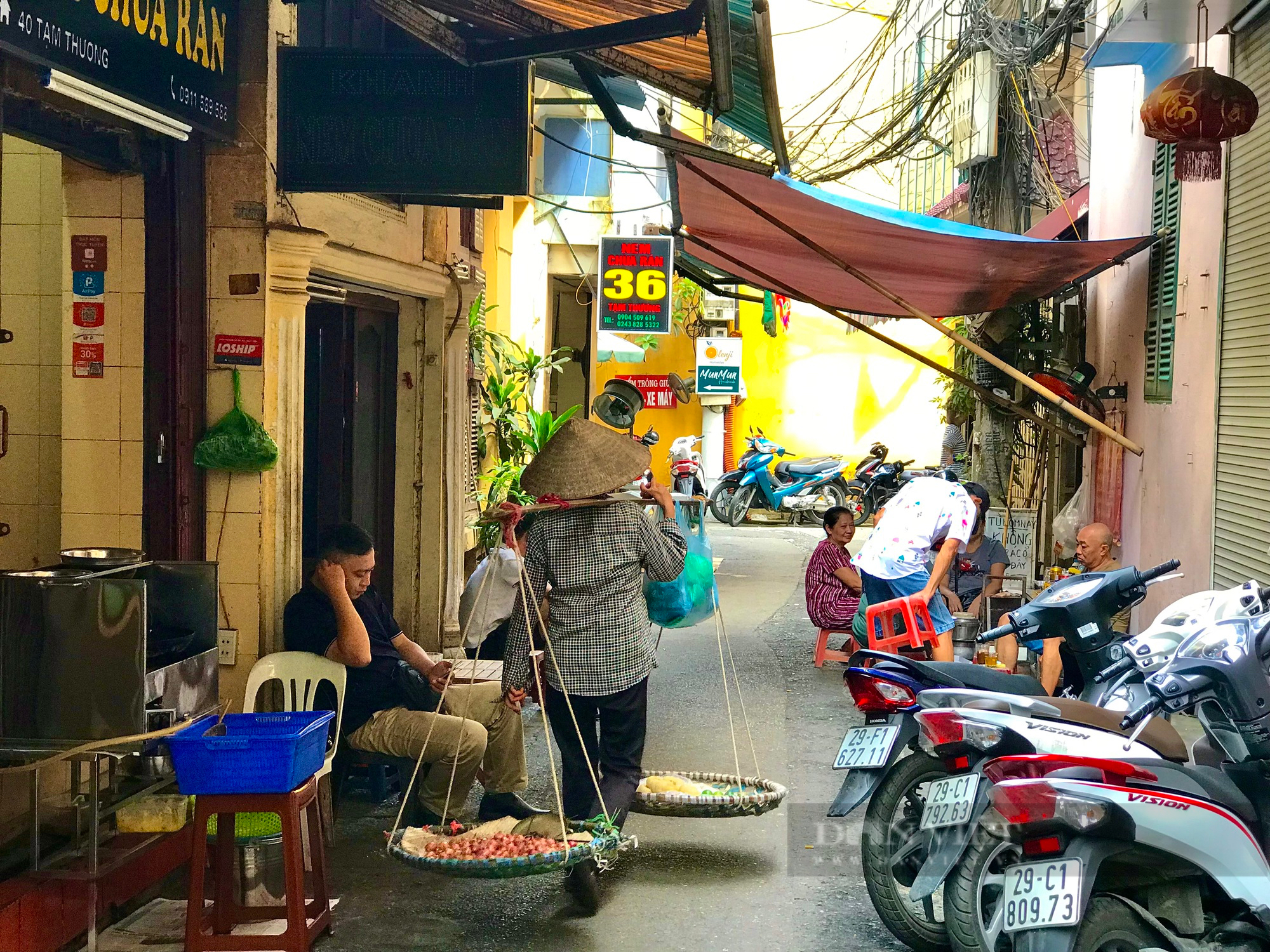 Kỳ lạ con ngõ nhỏ mang đầy đủ hình ảnh “cây đa, giếng nước, sân đình” - Ảnh 6.