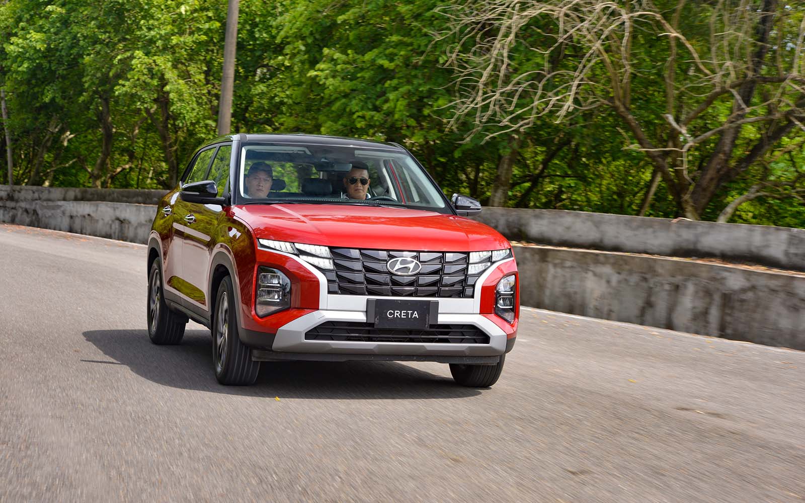 Đánh giá Hyundai Creta 2022: “Đổ thêm dầu vào lửa” - Ảnh 14.