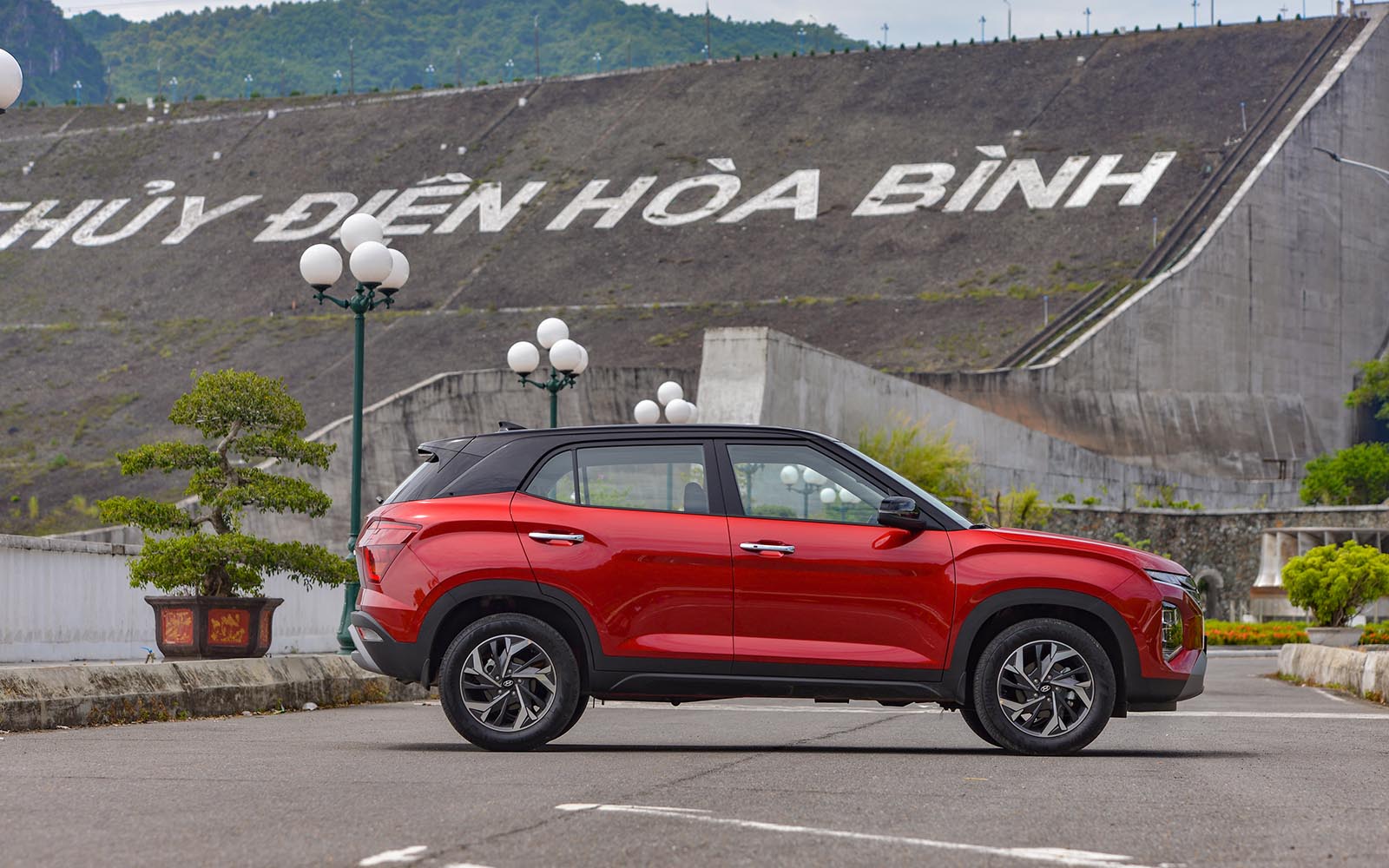 Đánh giá Hyundai Creta 2022: “Đổ thêm dầu vào lửa” - Ảnh 2.