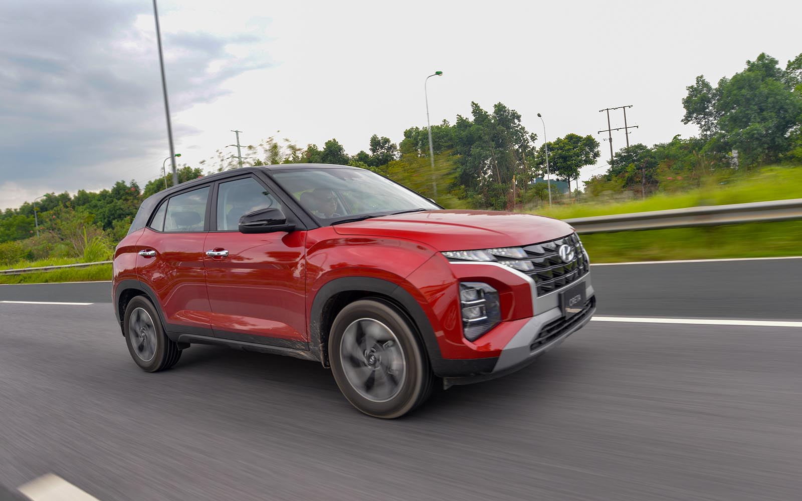 Đánh giá Hyundai Creta 2022: “Đổ thêm dầu vào lửa” - Ảnh 16.