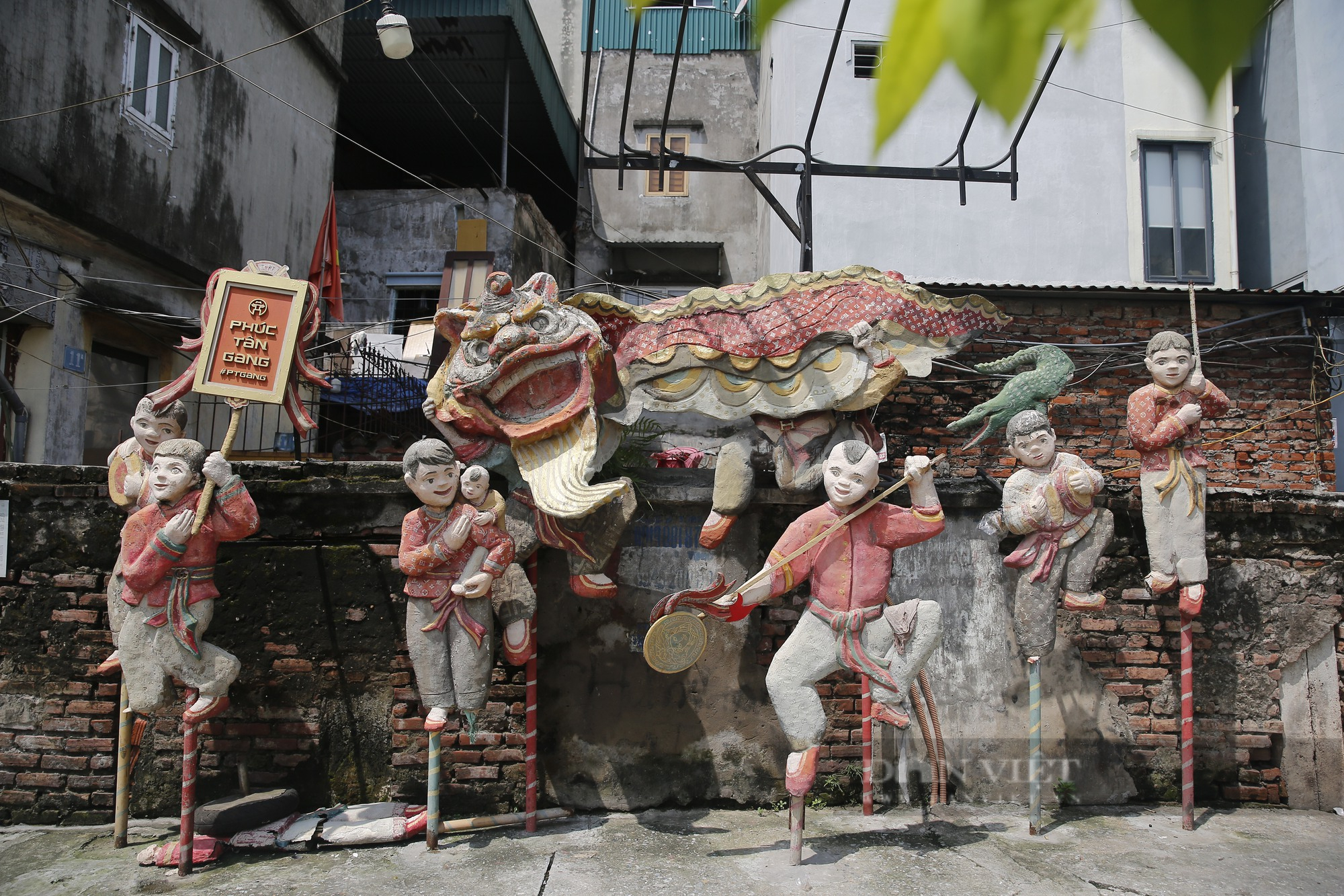 Nhiều không gian văn hóa nghệ thuật tại Hà Nội bị bôi bẩn, xuống cấp nghiêm trọng - Ảnh 5.