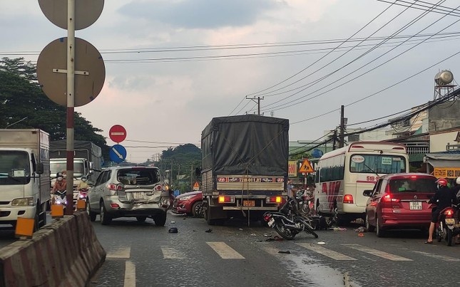 Khởi tố tài xế gây tai nạn liên hoàn khiến 2 người tử vong