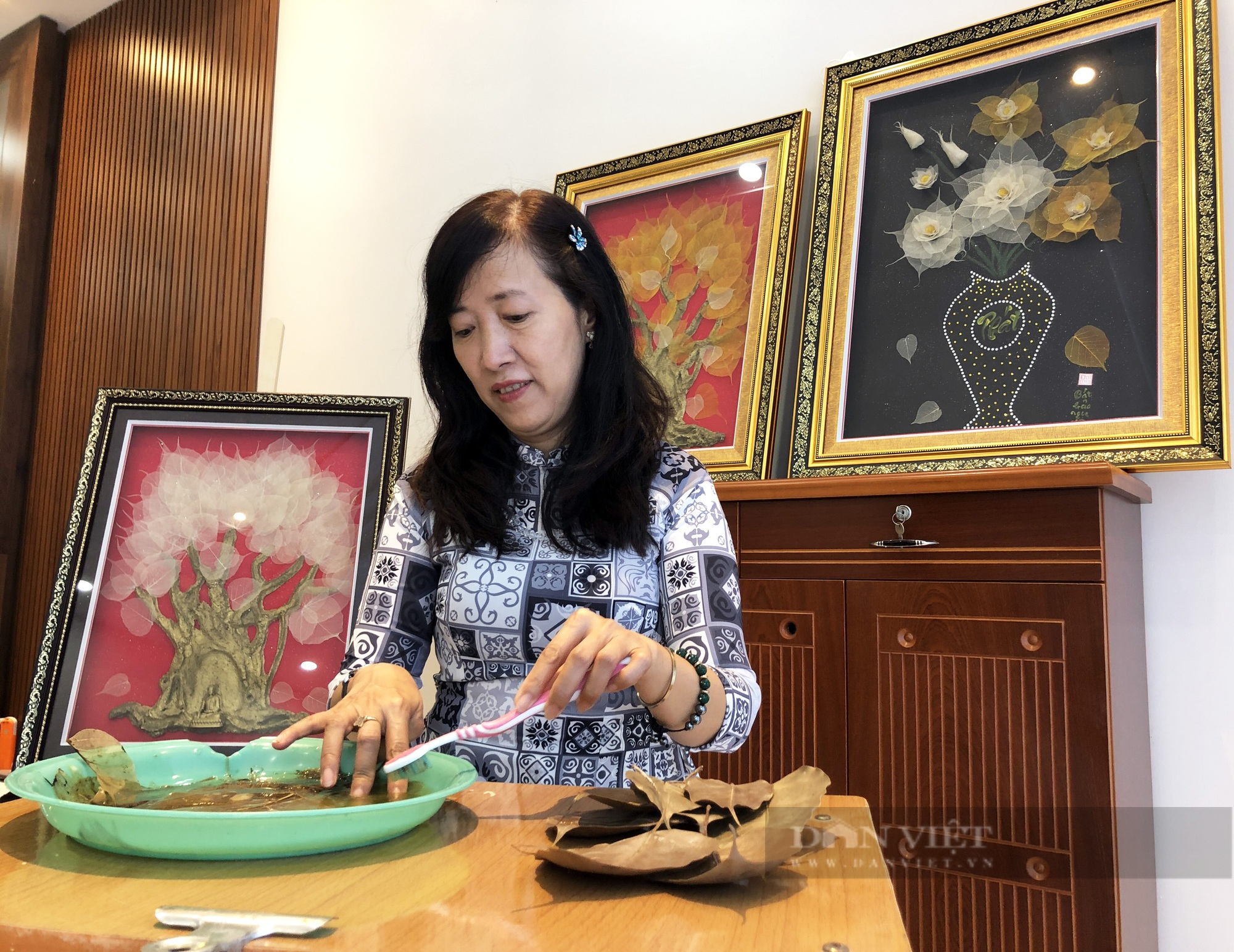 Những bức tranh lá bồ đề của người phụ nữ ở An Giang với nét đẹp mỏng manh - Ảnh 2.
