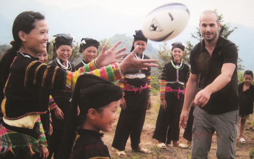 "Mở cửa kho báu cổ" văn hóa dân tộc Lô Lô đen ở Cao Bằng, xem làm ma khô, đánh trống đồng