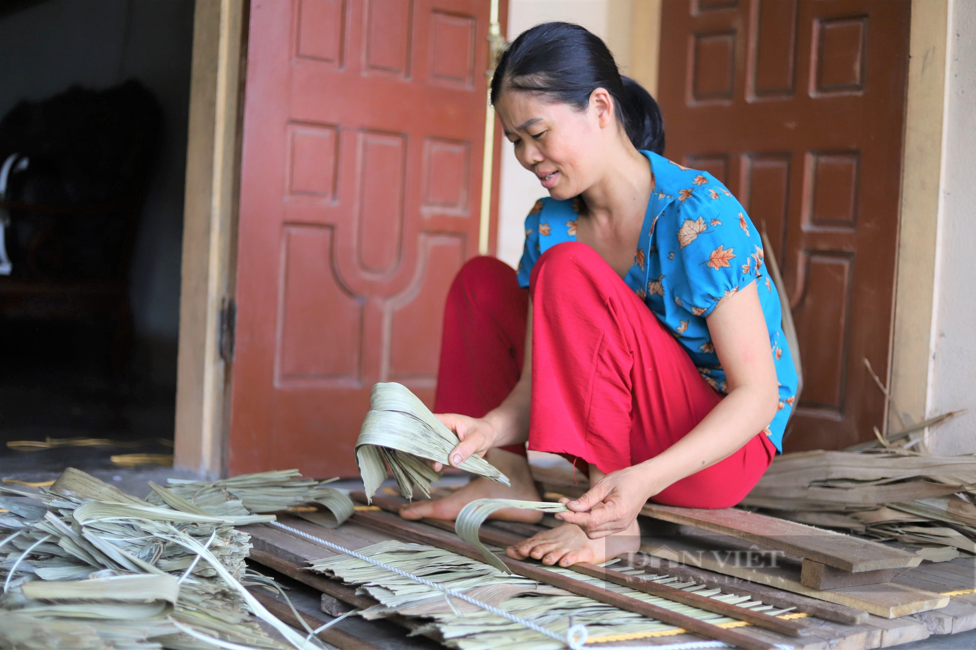 Độc đáo làng nghề chằm áo tơi 200 năm ở Hà Tĩnh, “bùa hộ mệnh” mỗi khi nông dân ra đồng - Ảnh 9.