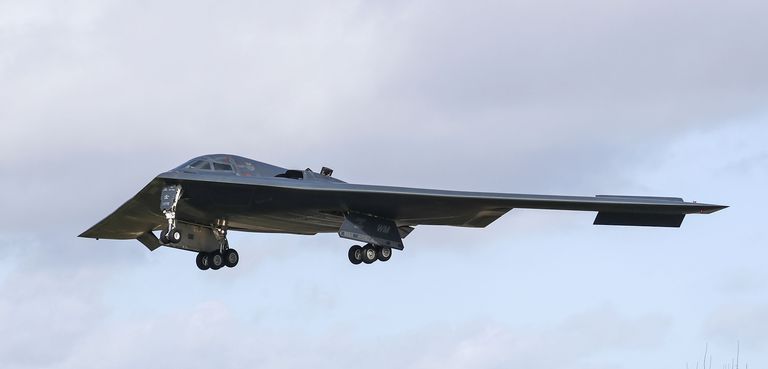 Vì sao chiếc máy bay ném bom chiến lược PAK-DA của Nga được giới quân sự toàn thế giới quan tâm nhất hiện nay? - Ảnh 1.