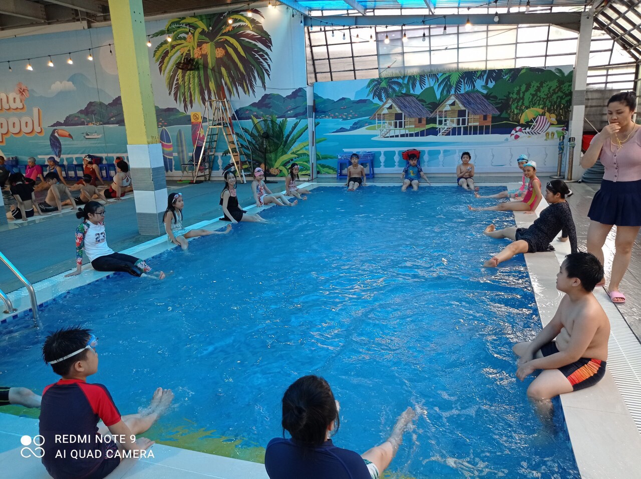 Lớp dạy bơi miễn phí giữa lòng Hà Nội - Ảnh 5.