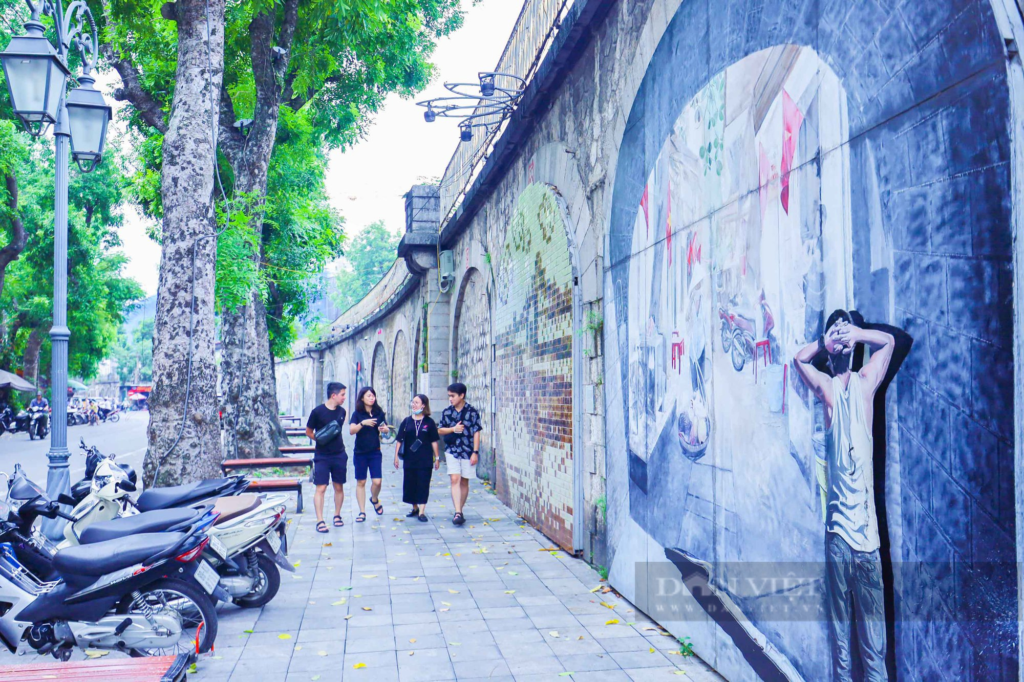 Hàng loạt không gian văn hóa nghệ thuật tại Hà Nội bị bôi bẩn, xuống cấp khiến nhiều người xót xa - Ảnh 16.