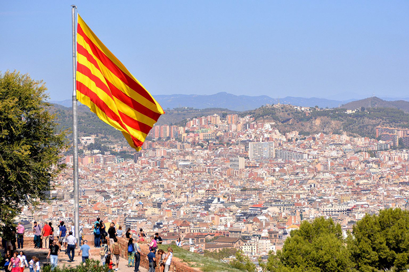 Tây Ban Nha: Lộ diện “tên trộm thành…Barcelona” khi du khách trả lời phỏng vấn trực tiếp - Ảnh 2.