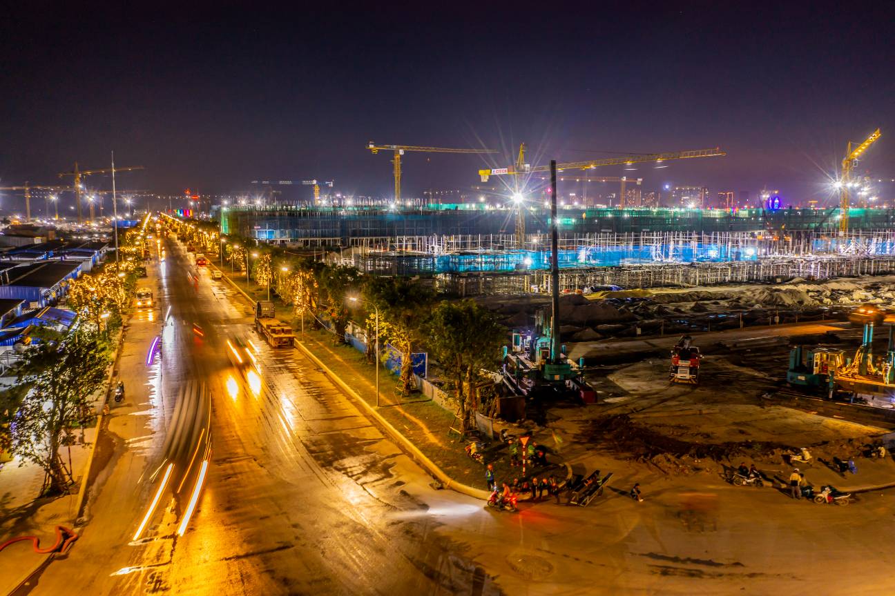 Hoàn thành vào tháng 12 năm nay, Đại lộ Kinh đô ánh sáng Kingdom Avenue sẽ là một trong những phố đi bộ sôi động nhất phía Đông Hà Nội trong tương lai