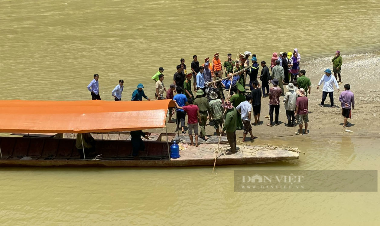Lào Cai: Tìm thấy 5 thi thể vụ lật thuyền trên sông Chảy  - Ảnh 1.