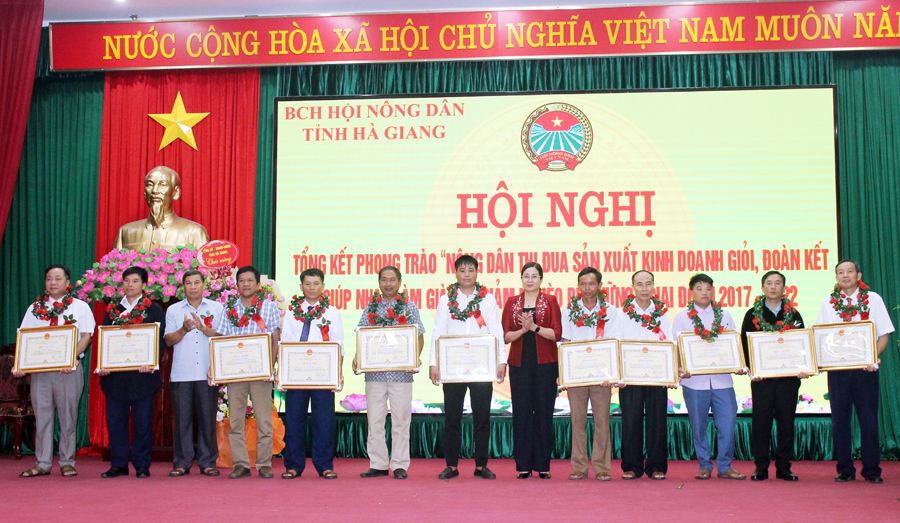 Hội Nông dân tỉnh Hà Giang tổ chức Hội nghị tổng kết phong trào nông dân thi đua sản xuất kinh doanh giỏi - Ảnh 1.