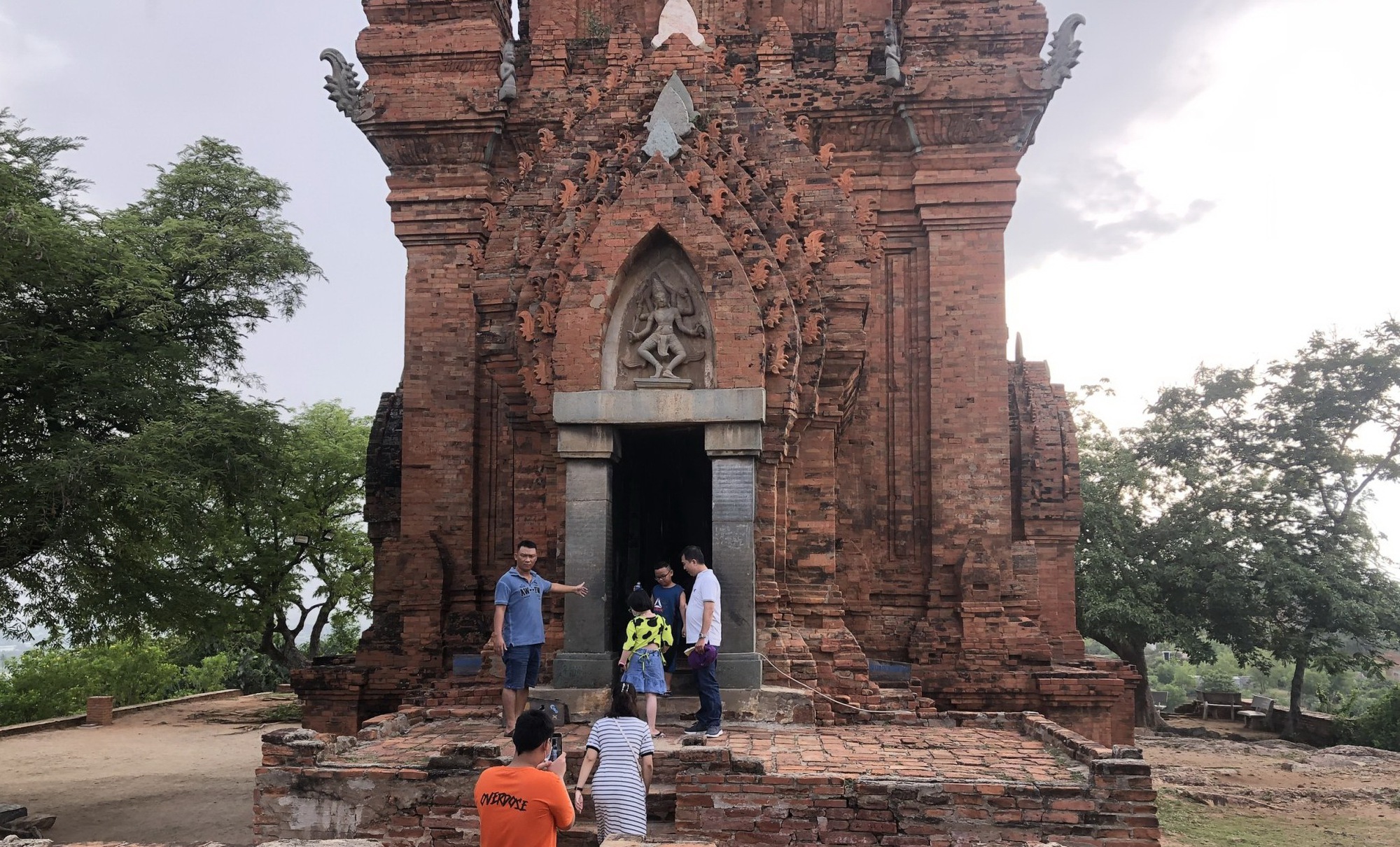 Tháp Pô Klong Garai và kiến trúc độc đáo của người Chăm theo đạo Bàlamôn ở Ninh Thuận - Ảnh 3.