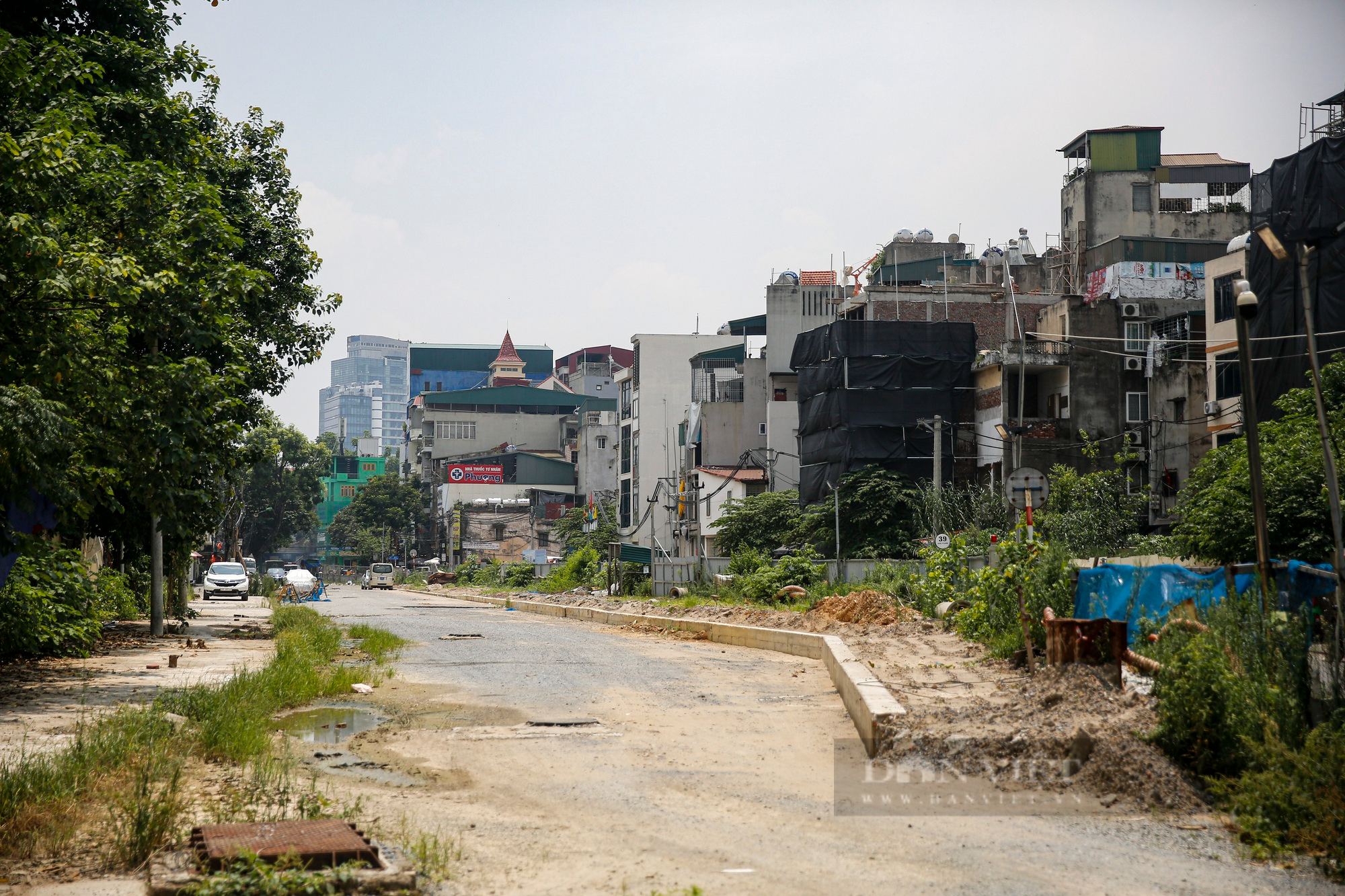 Nhiều nhà bị nứt toác do ảnh hưởng của việc thi công dự án đường sắt 34.532 tỷ đồng tại Hà Nội - Ảnh 1.