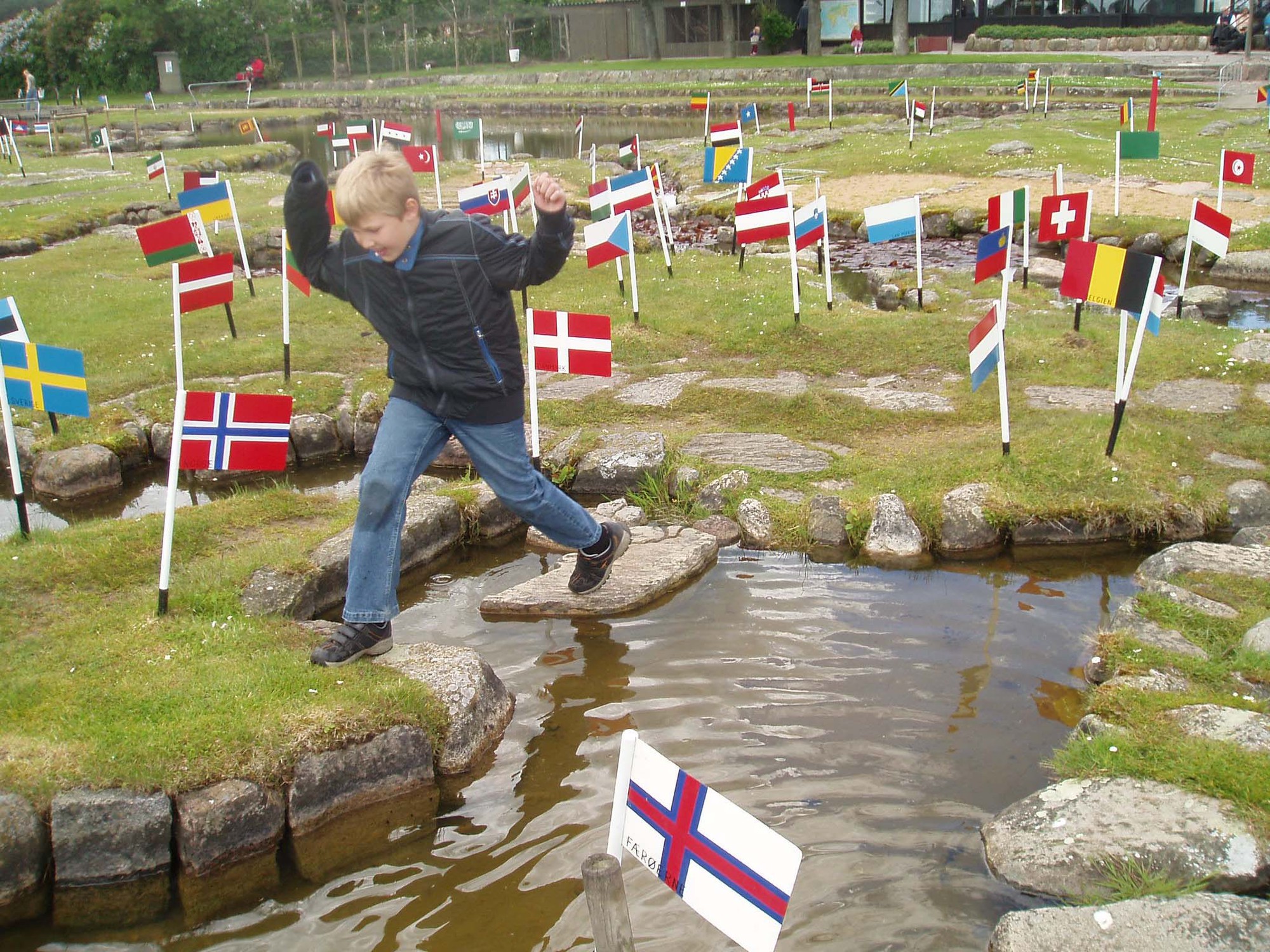 Du lịch vòng quanh thế giới chỉ bằng một vòng hồ tại Đan Mạch - Ảnh 4.