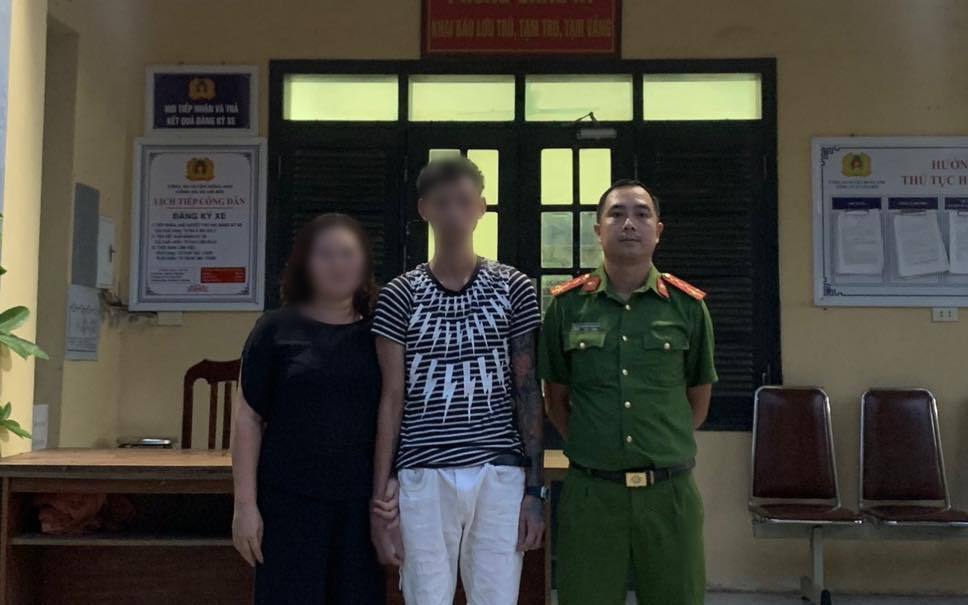 Hà Nội: Cứu nam thanh niên định nhảy cầu Thăng Long tự tử