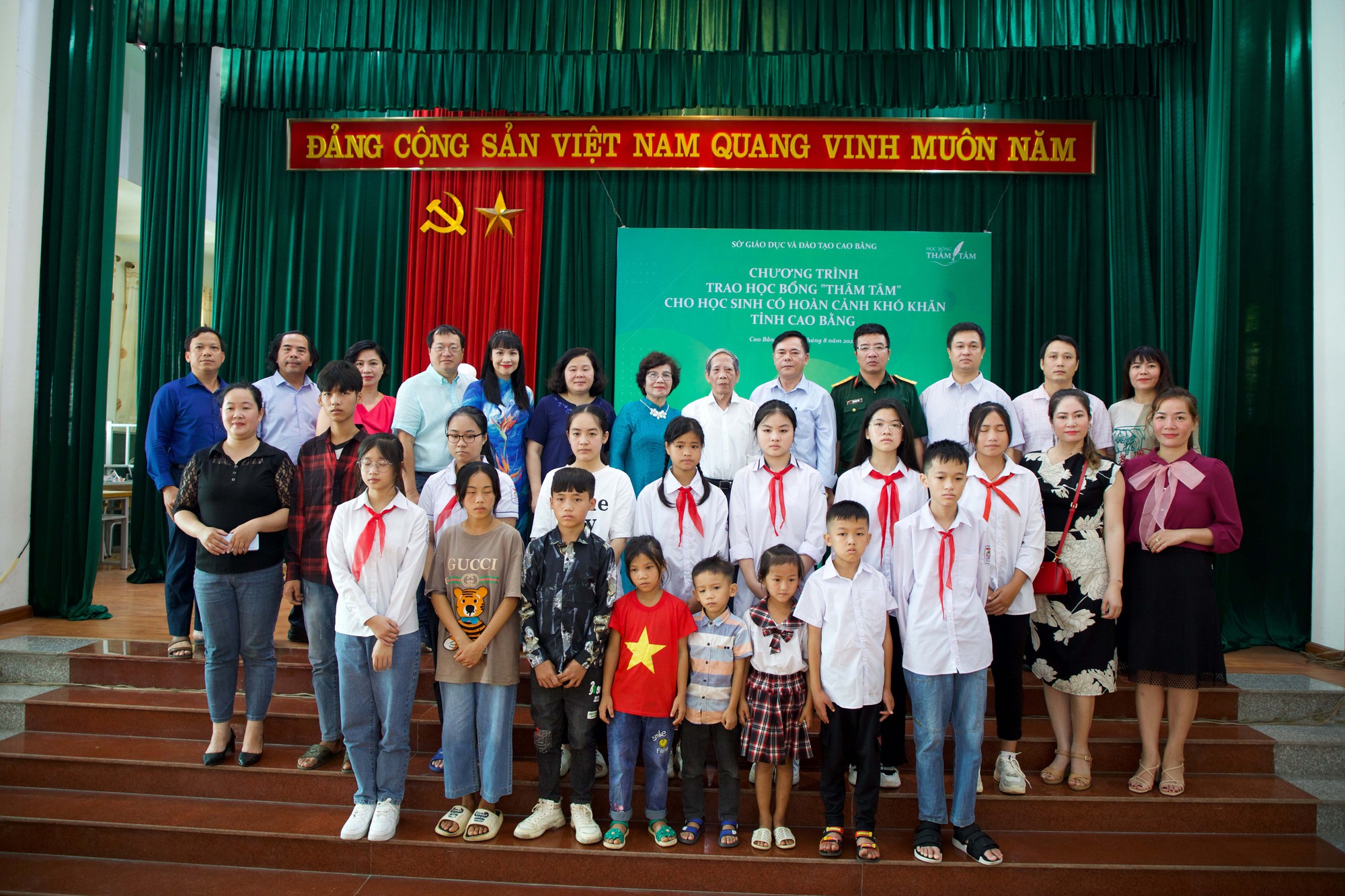 Ra mắt quỹ “Học bổng Thâm Tâm” tại tỉnh Cao Bằng, cùng 30 suất quà được trao tặng - Ảnh 1.