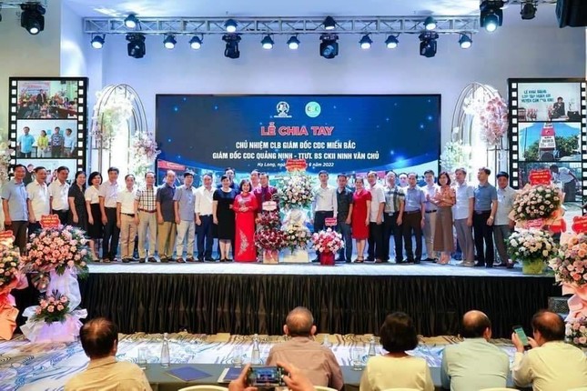 Những bữa tiệc chia tay Giám đốc CDC Quảng Ninh nghỉ hưu gây xôn xao - Ảnh 2.