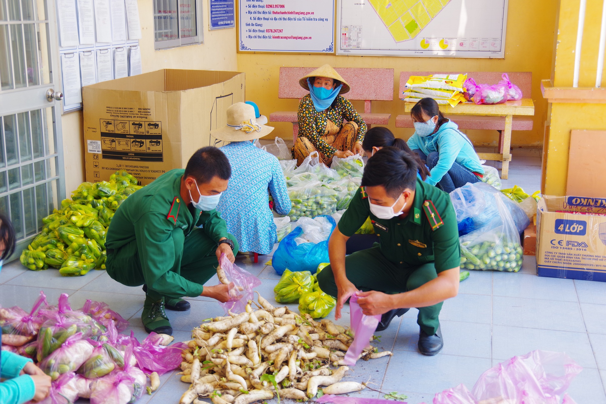 BĐBP An Giang và Hội Nông dân tỉnh An Giang phối hợp bảo vệ an ninh trật tự tuyến biên giới - Ảnh 2.