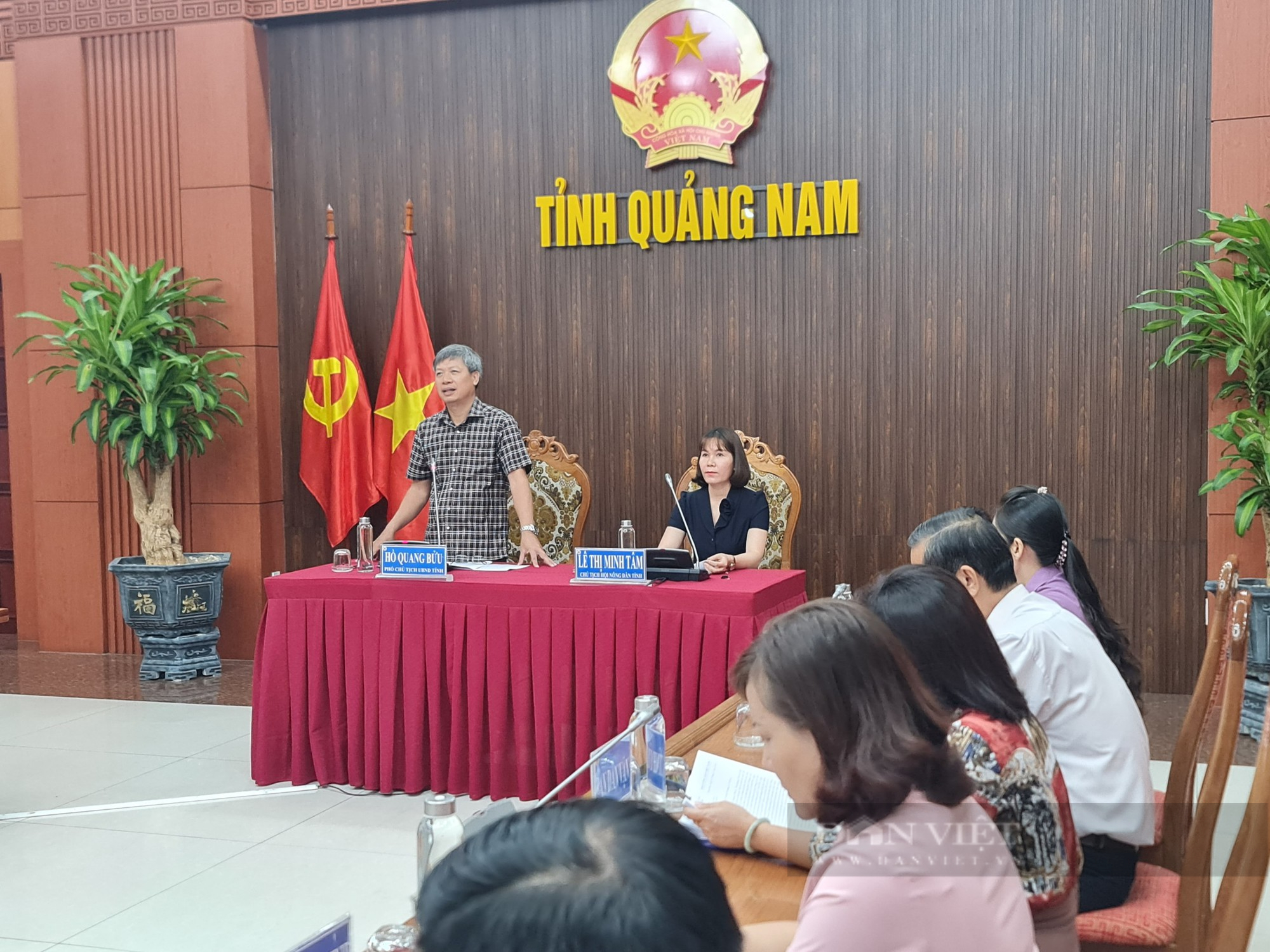Lãnh đạo tỉnh Quảng Nam đối thoại giải quyết những vấn đề mà nông dân kiến nghị  - Ảnh 1.