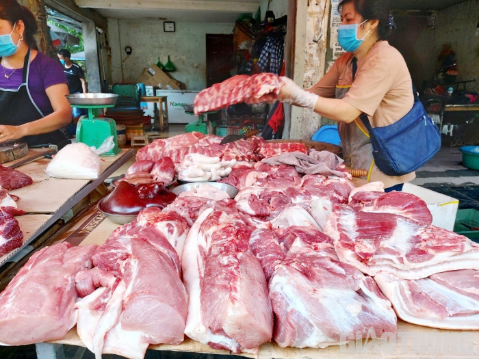 Không xuất lậu được lợn sống, xuất hiện tình trạng  thịt thành mảnh nhỏ chở sang Trung Quốc - Ảnh 2.