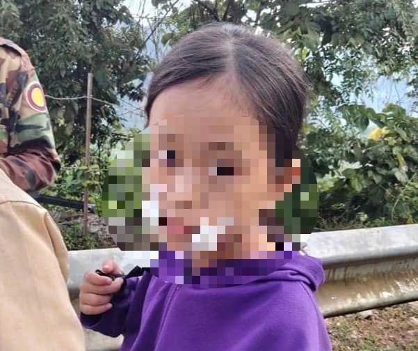 Bé gái 9 tuổi bán trái cây bên đường bị cướp tiền, chém nhập viện - Ảnh 3.