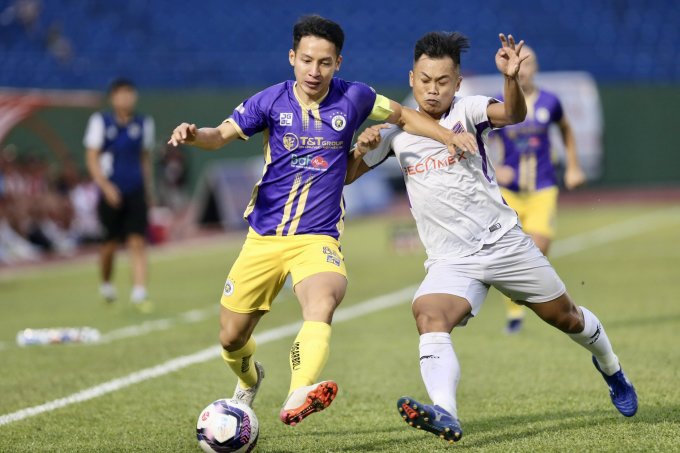 Kết quả vòng 13 V.League 2022: Đá bại B.Bình Dương, CLB Hà Nội giữ thế độc tôn  - Ảnh 1.