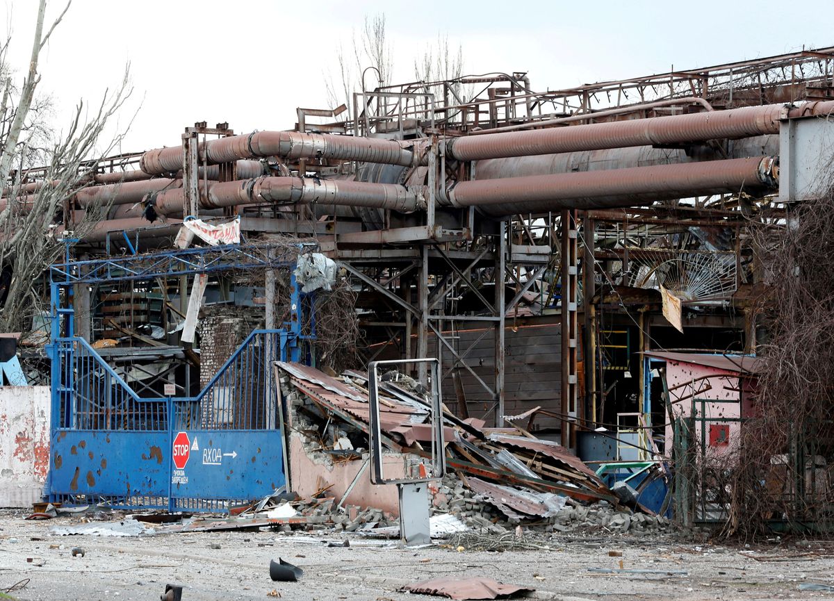 Quan chức Ukraine tuyên bố Nga đang tháo dỡ nhà máy thép Mariupol để làm phế liệu - Ảnh 1.