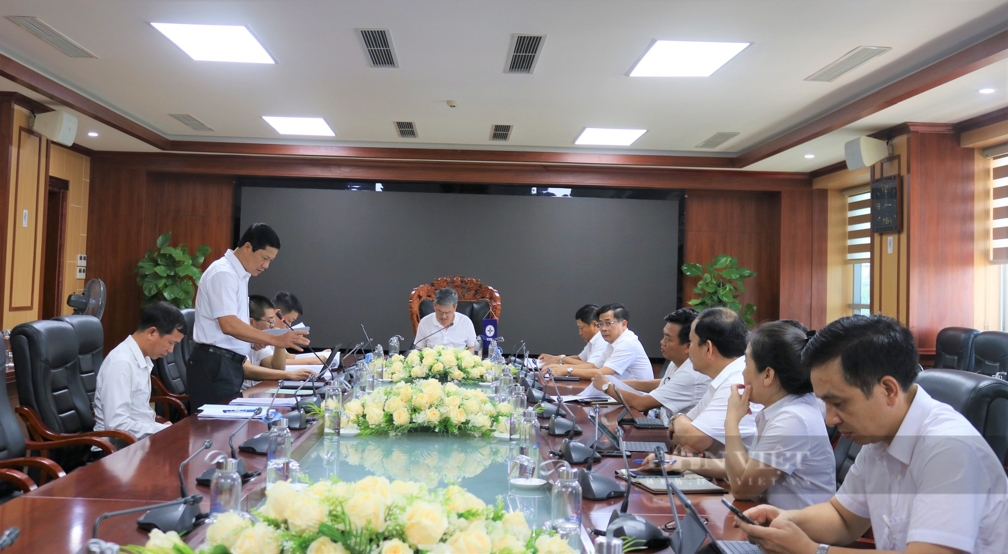 Ông Lê Quang Thái - Phó Tổng Giám đốc EVNNPC kiểm tra tiến độ các dự án 110kV trên địa bàn tỉnh Nghệ An - Ảnh 1.