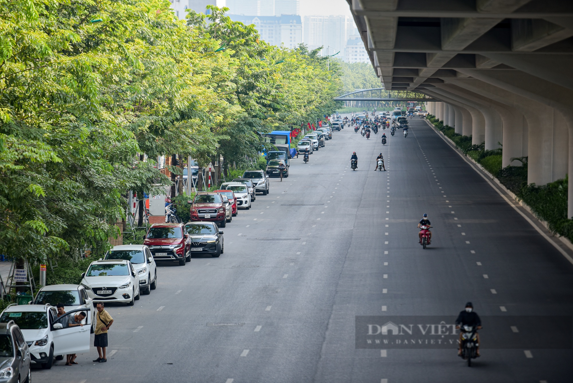 Màu xanh trở lại trên tuyến đường nghìn tỷ ở Hà Nội - Ảnh 1.