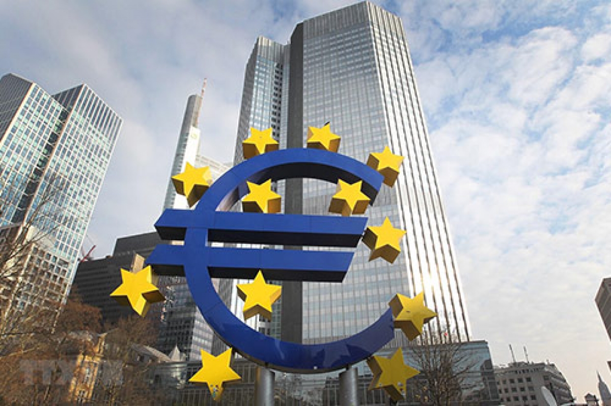 Châu Âu chạy đua chặn đà suy thoái kinh tế - Ảnh 1.