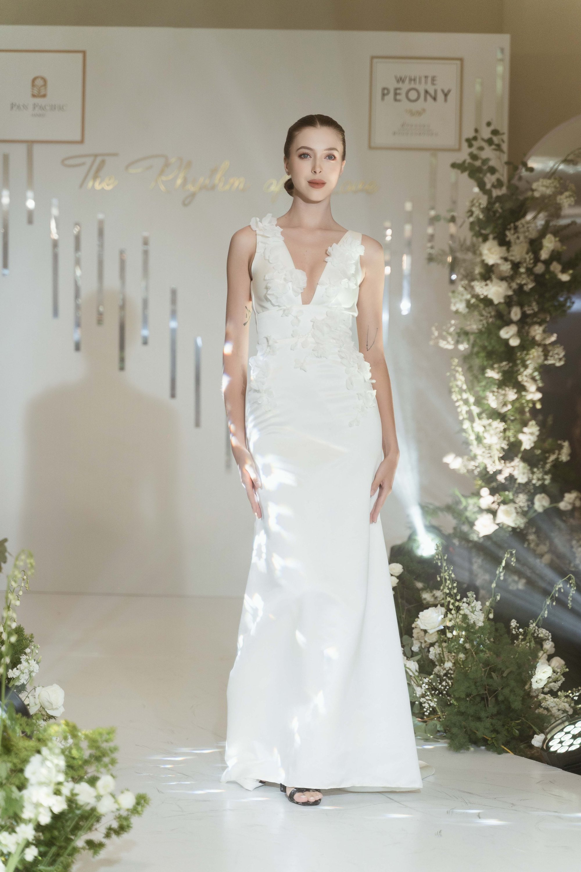 White Peony Bridal ra mắt bộ sưu tập áo cưới tiệc &quot;hậu lễ&quot;, xu hướng mới trong ngành áo cưới Việt Nam - Ảnh 3.