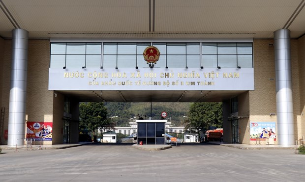 Hơn 1.000 phương tiện chở hàng “mắc kẹt” tại cửa khẩu Lào Cai  - Ảnh 1.